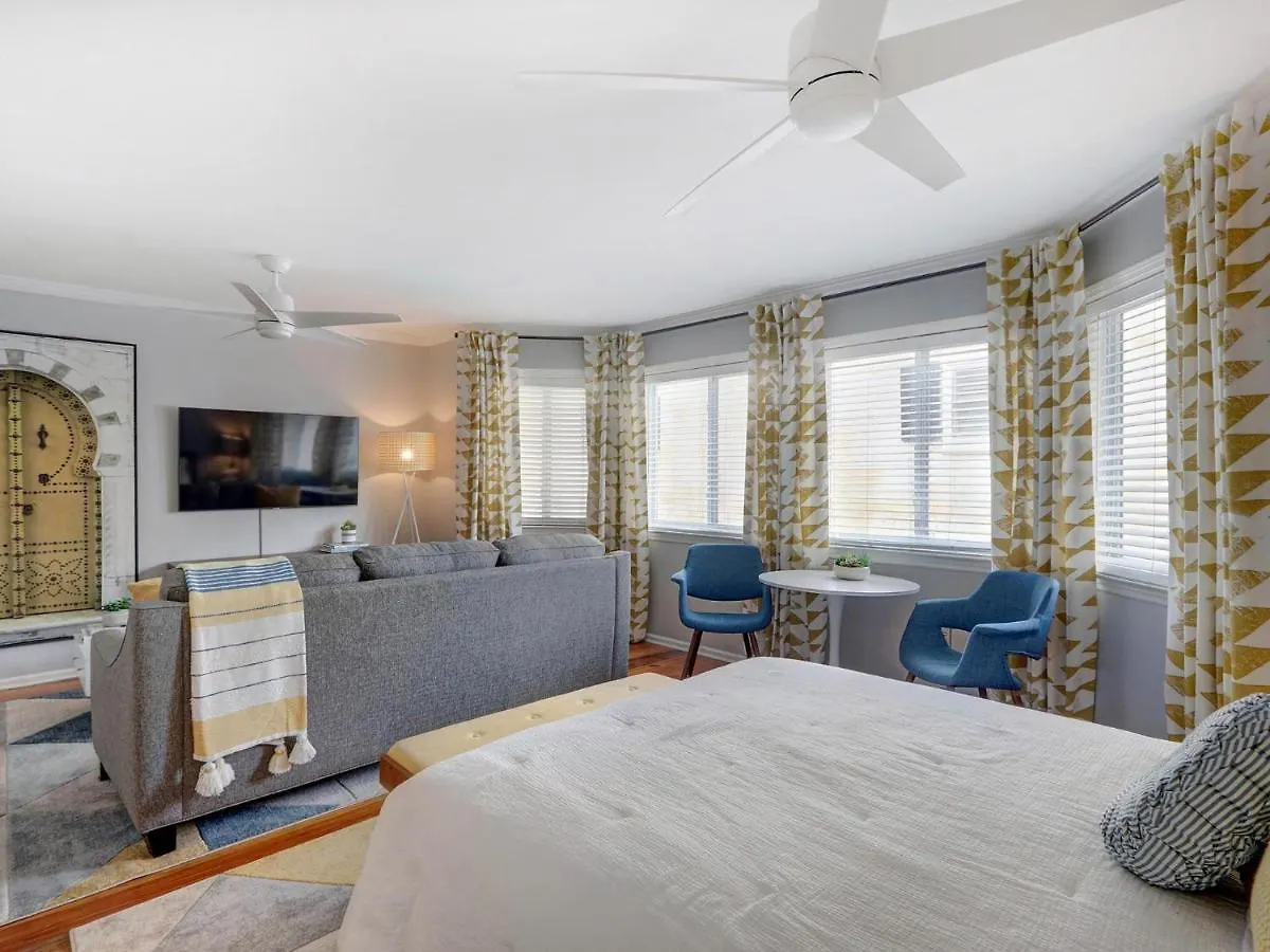 Broughton Deco Main Villa Savannah Holiday home